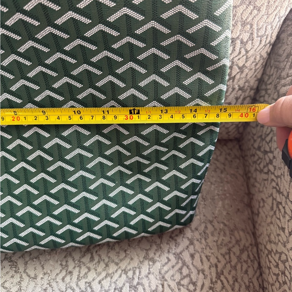 Popular geometric pattern green bag - Picture 3 of 4